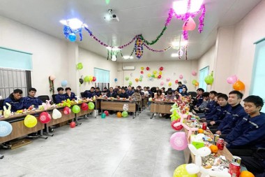 JWELL isellem lill-jum tas-sena l-ġdida bi tberik u daħk