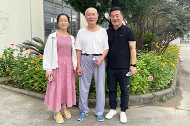 Is-Sur He Shijun, il-fundatur ta 'JINHAILUO, żar ZHOUSHAN JWELL Screw & Barrel Co., LTD.